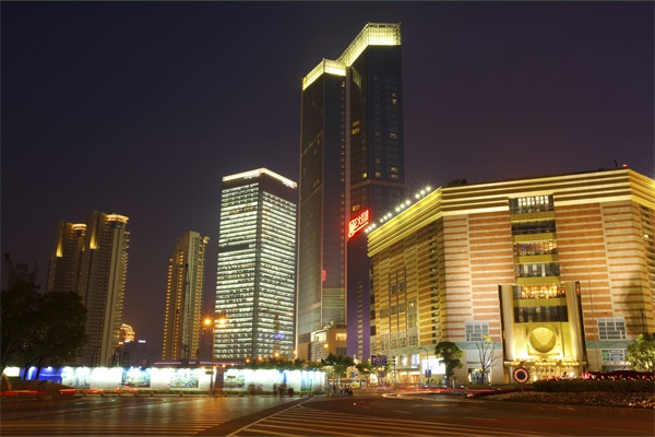 商業(yè)綜合體燈光照明彰顯樓體商業(yè)魅力