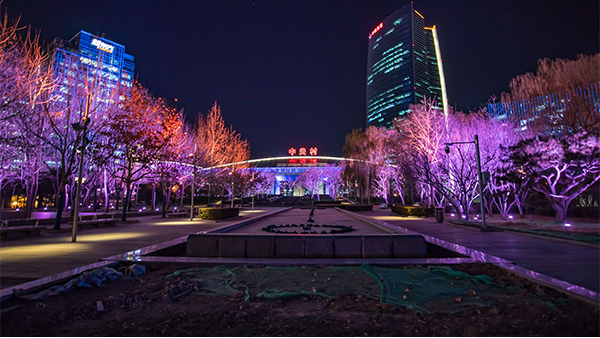 廣場照明燈光設(shè)計要營造人們所需的照明及氛圍